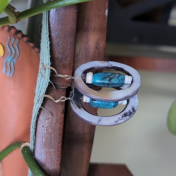 ✨ Shell & Stone Gray, Turquoise & White Drop Earrings – Stylish & Unique 💎 - Picture 1 of 4